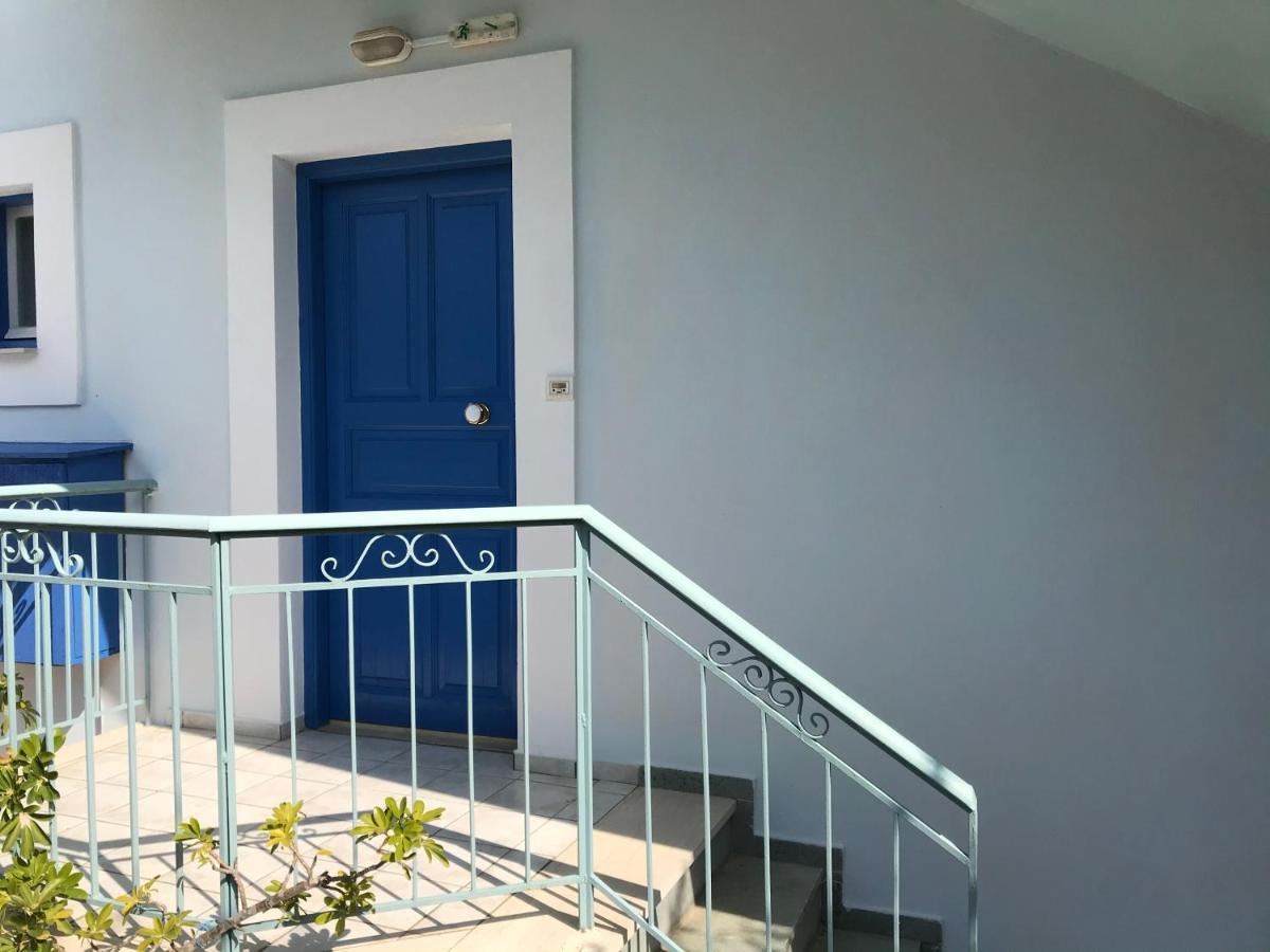 Ilias Apartments Finikounta Exterior photo