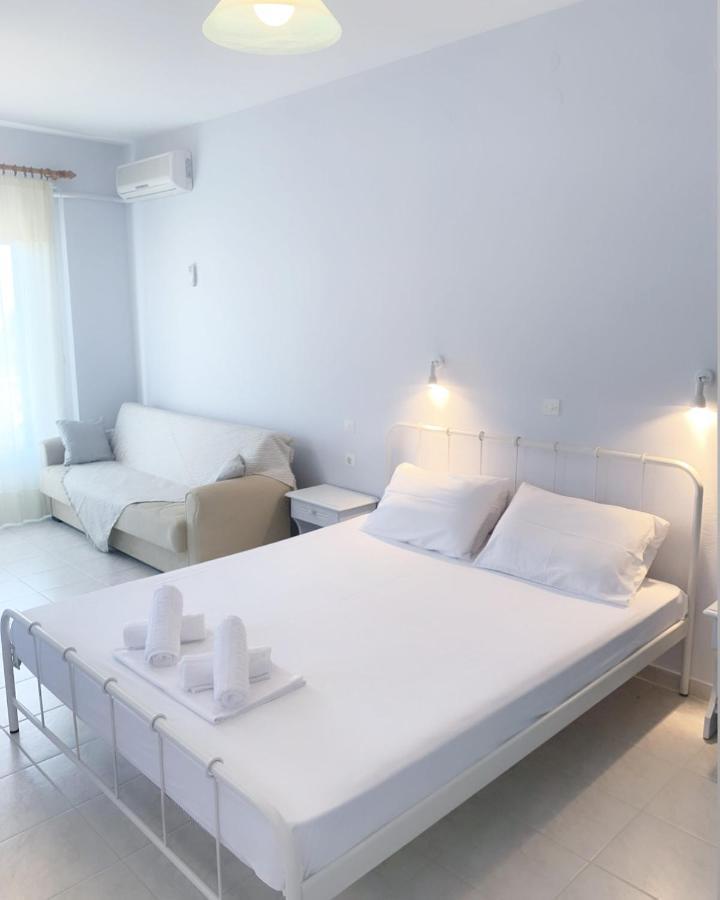 Ilias Apartments Finikounta Exterior photo