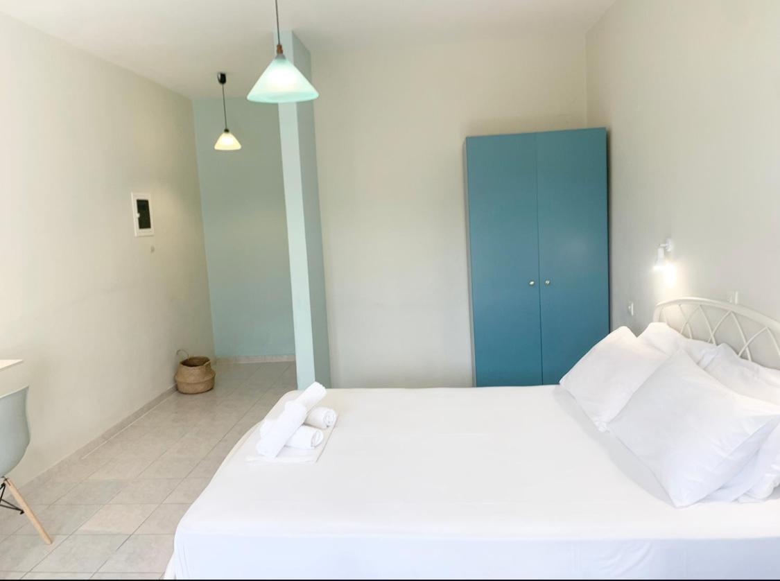 Ilias Apartments Finikounta Exterior photo