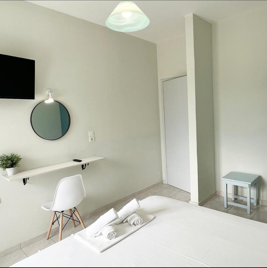 Ilias Apartments Finikounta Exterior photo