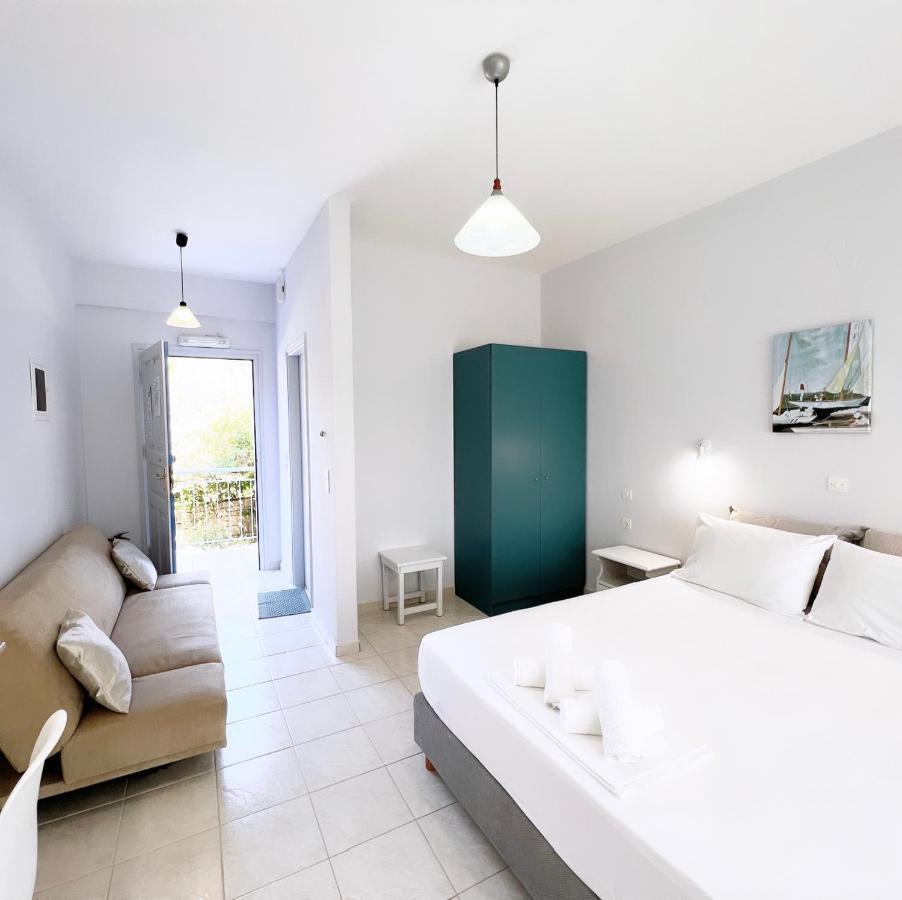 Ilias Apartments Finikounta Exterior photo