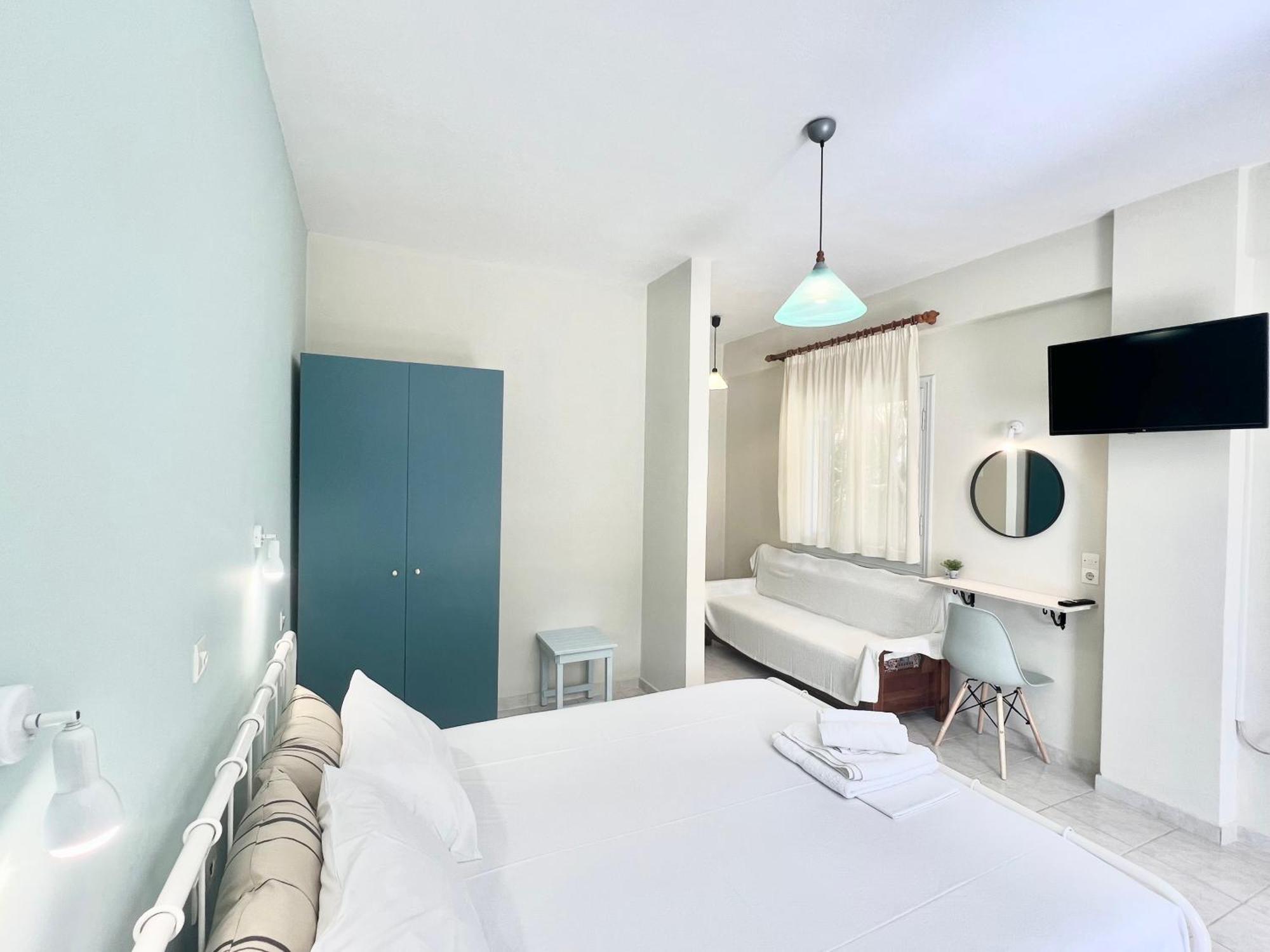 Ilias Apartments Finikounta Exterior photo
